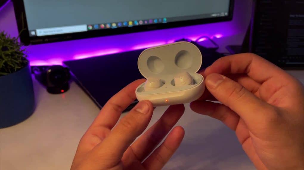 Some easy ways that show how to connect galaxy buds to a laptop